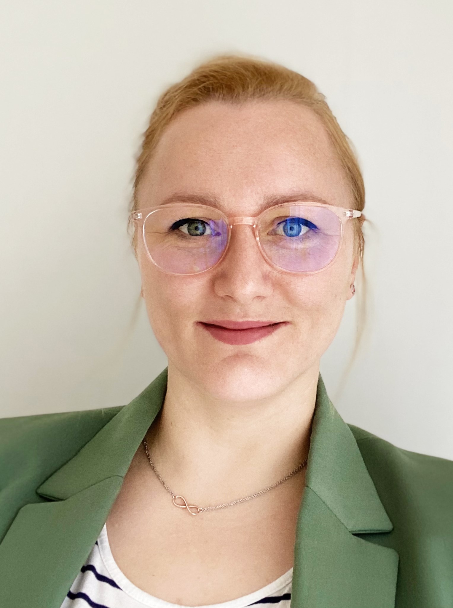 Katja Liebe schmale Version 