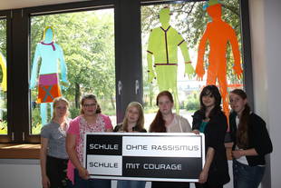 Stolz sind wir auf unseren Titel als "Schule ohne Rassissmus - Schule mit Courage" Schule ohne Rassismus - Schule mit Courage